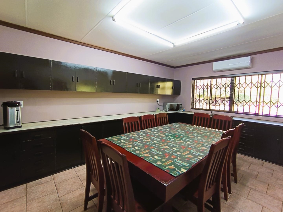 5 Bedroom Property for Sale in Langenhovenpark Free State